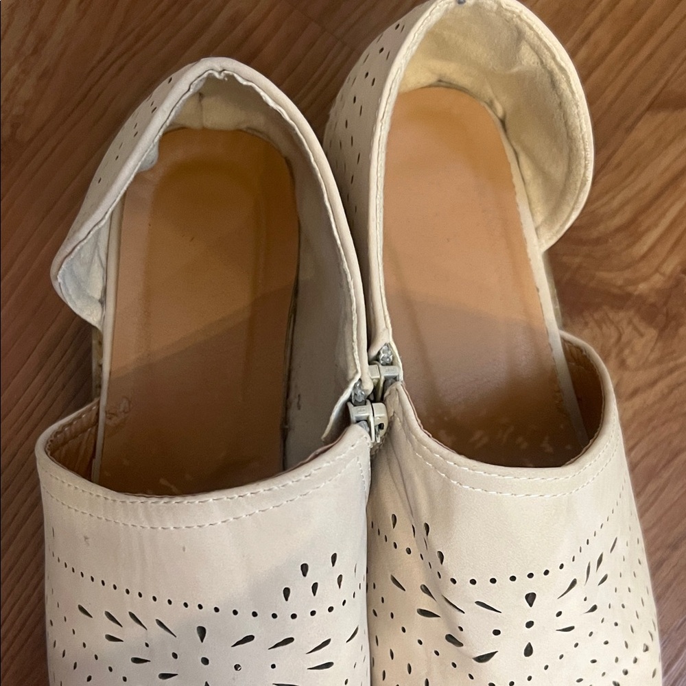 Source Unknown White Perforated Cutout Ankle Boot… - image 3